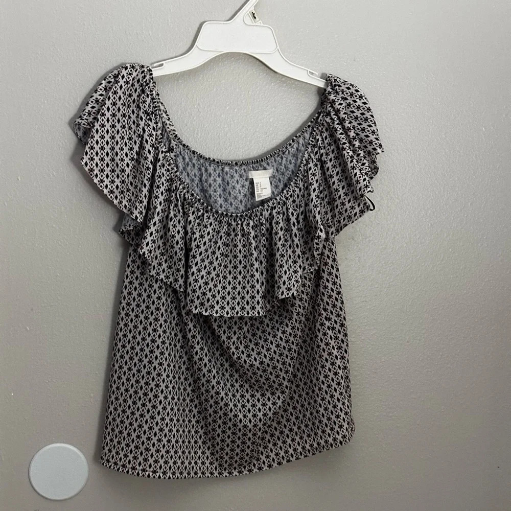 H&M Women Small Print Pleated Off Shoulder Blouse Ruffle Neck‎